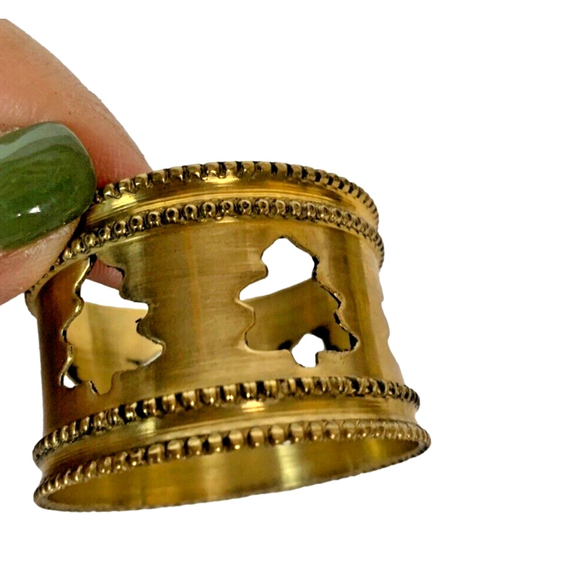 Sold - Vintage Classic Brass Christmas Tree Cut Out Round Napkin Rings Set of 8 - Picture 5 of 12
